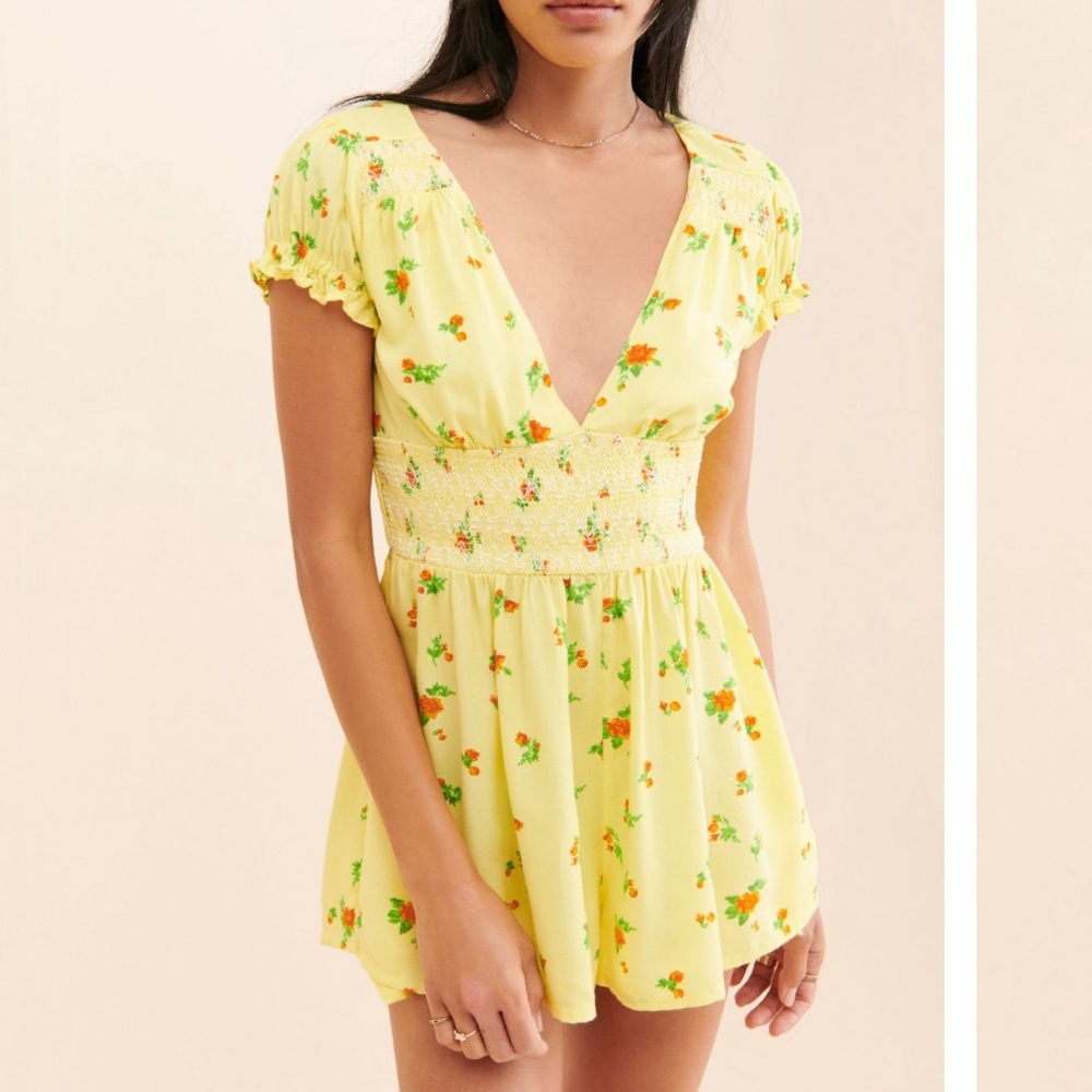 Laney Floral Smocked Romper - like new